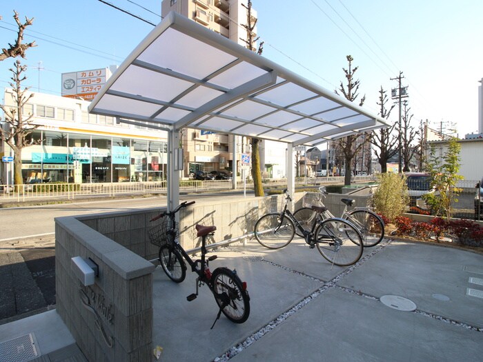 物件外観写真3　(駐輪場)