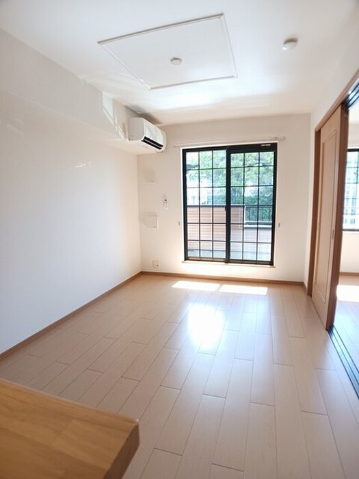 物件内観写真4　(居室)