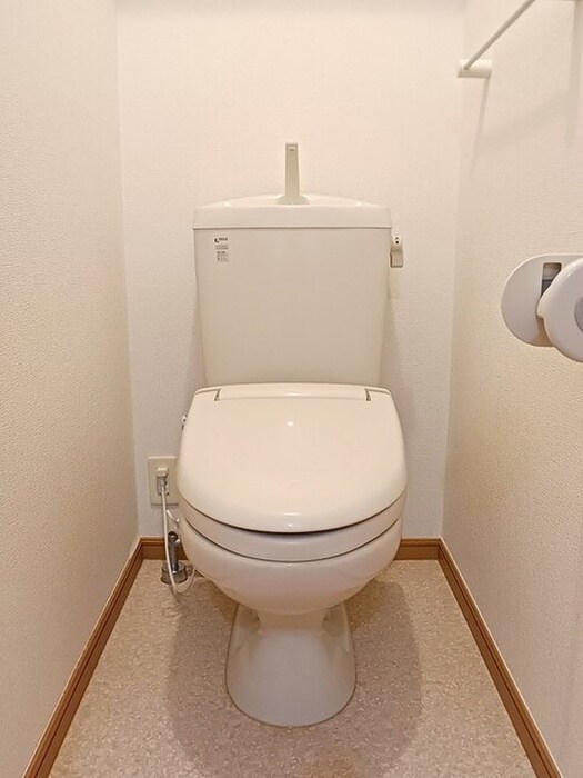 物件内観写真8　(トイレ)