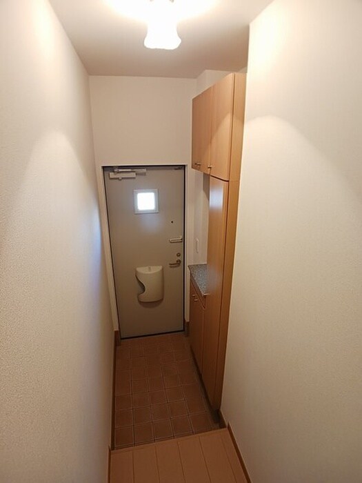 物件内観写真13　(玄関)