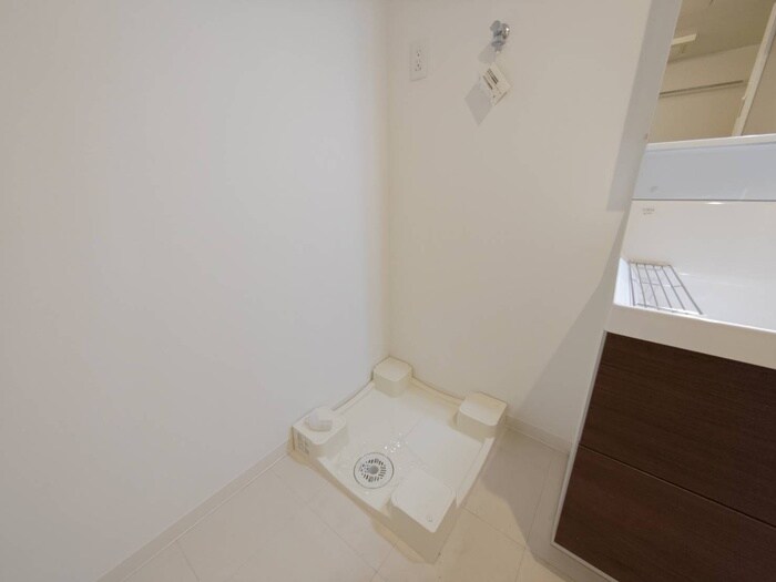 物件内観写真15　(洗濯機置場)