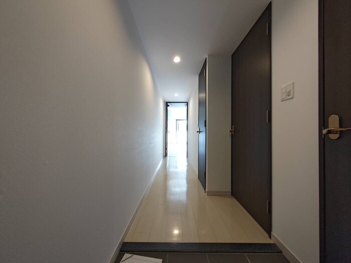 物件内観写真18　(廊下)
