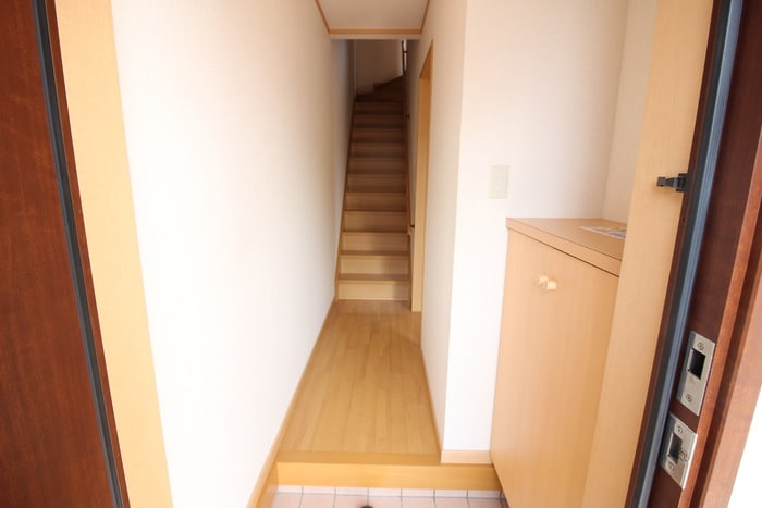 物件内観写真5　(玄関)