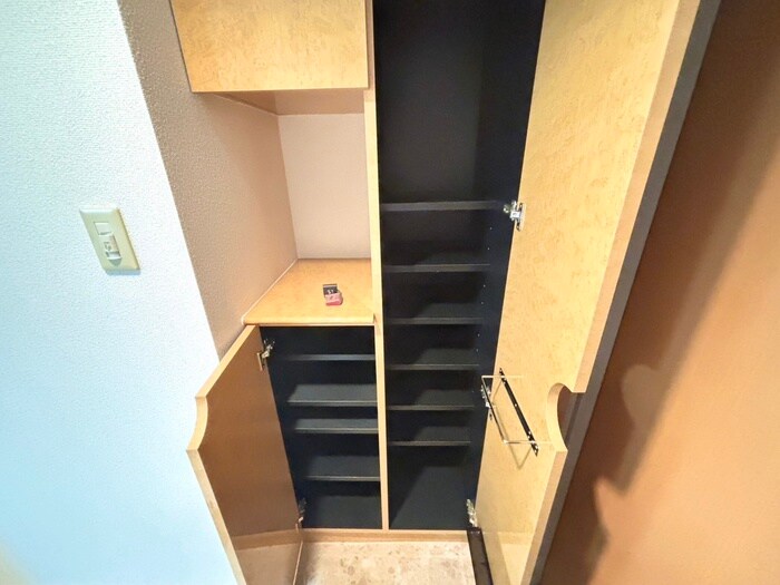 物件内観写真16　(靴箱)