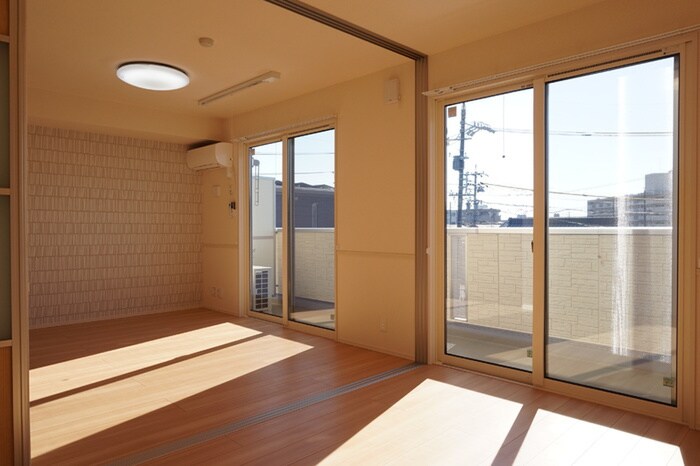 物件内観写真4　(居室)