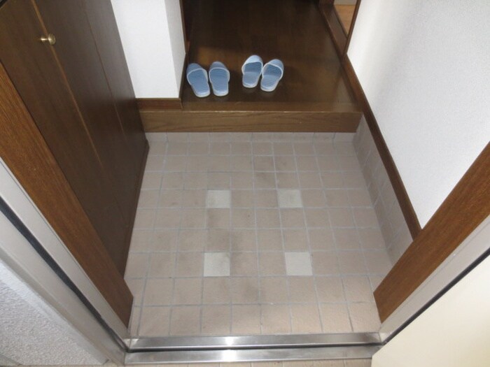 物件内観写真11　(玄関)