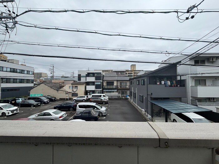 物件内観写真11　(室内からの展望)