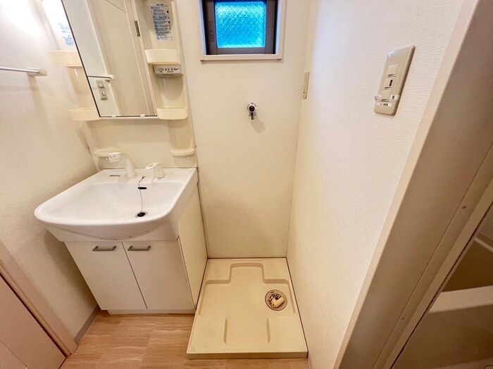 物件内観写真14　(洗濯機置場)