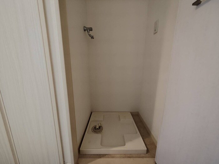 物件内観写真15　(洗濯機置場)