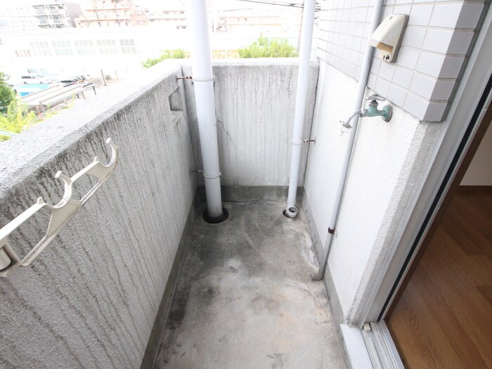 物件内観写真16　(洗濯機置場)