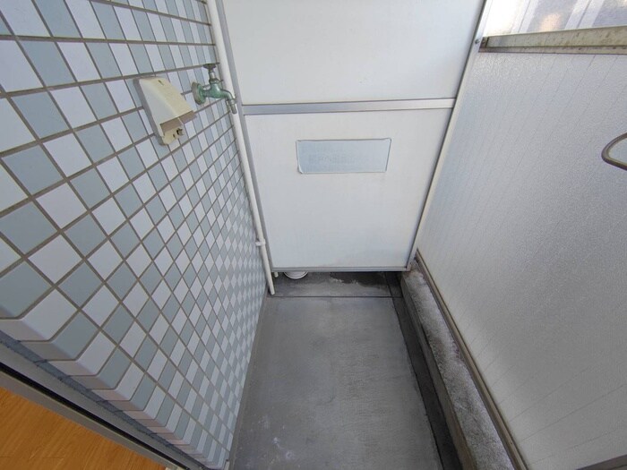 物件内観写真15　(洗濯機置場)