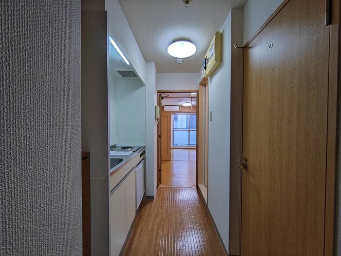 物件内観写真18　(廊下)