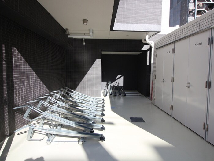 物件外観写真4　(駐輪場)