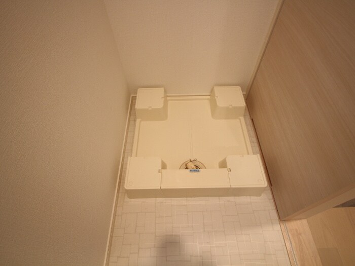 物件内観写真10　(洗濯機置場)