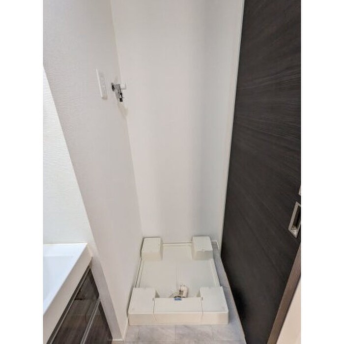 物件内観写真15　(洗濯機置場)