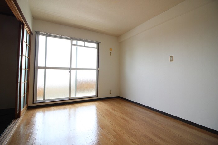 物件内観写真8　(居室)