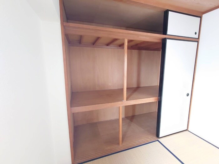 物件内観写真12　(収納)