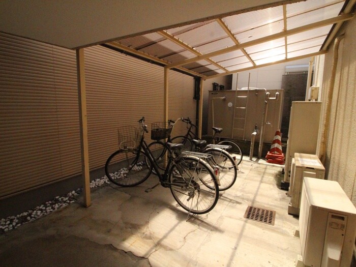 物件外観写真5　(駐輪場)