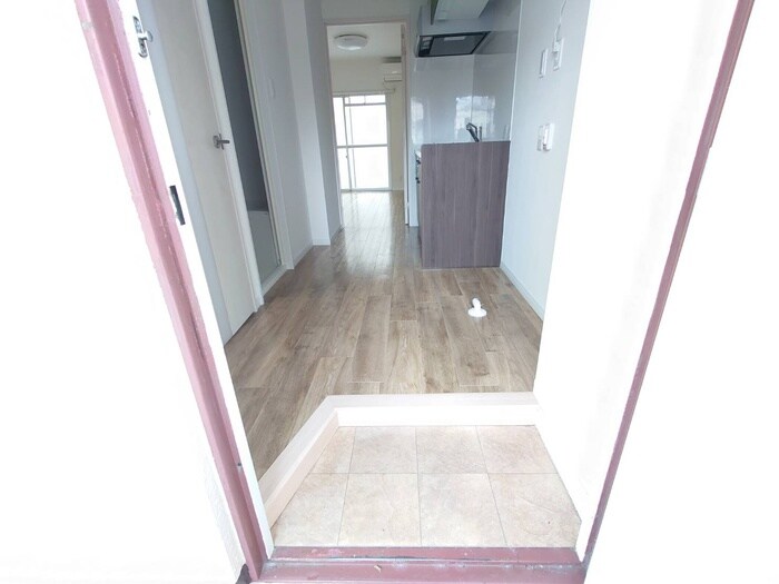 物件内観写真12　(玄関)