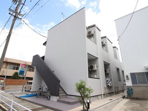 コンフォート上高畑外観写真