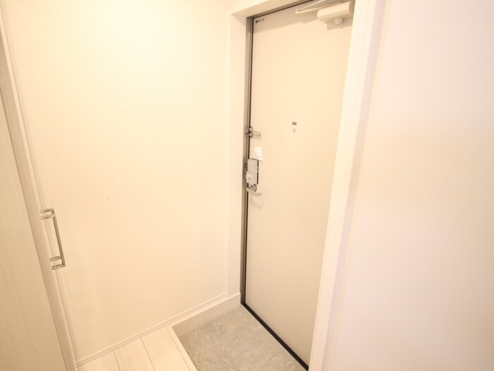 物件内観写真15　(玄関)
