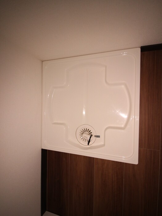 物件内観写真18　(洗濯機置場)