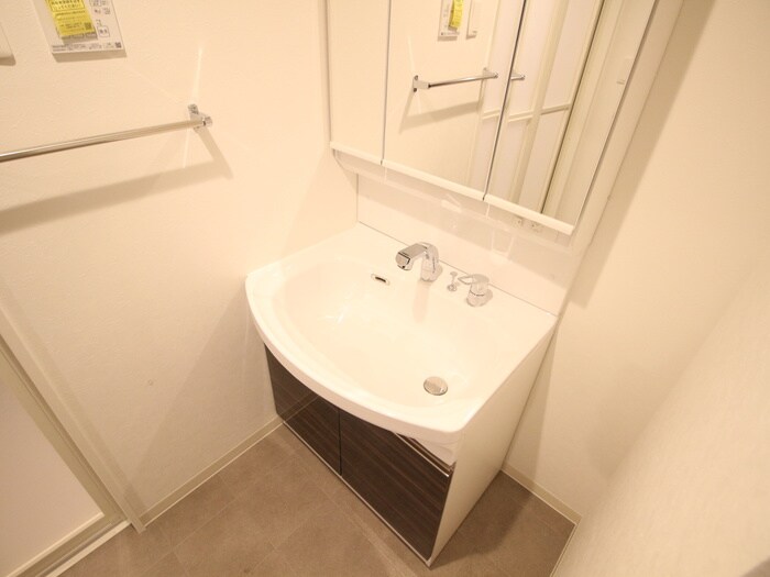 物件内観写真12　(洗面)