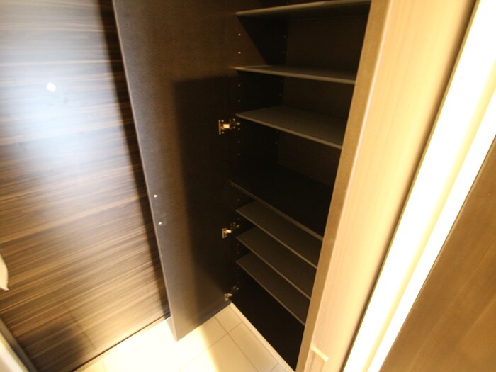 物件内観写真15　(靴箱)