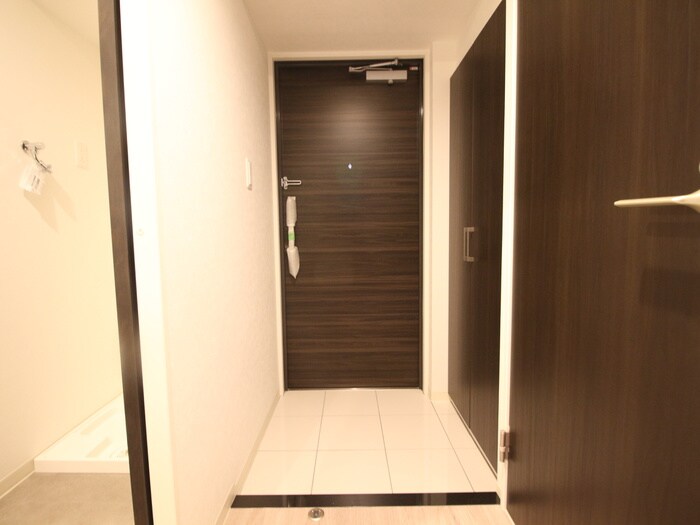 物件内観写真17　(玄関)