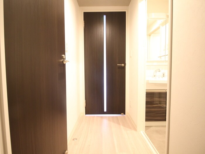 物件内観写真18　(廊下)