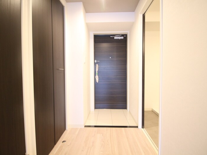物件内観写真18　(玄関)