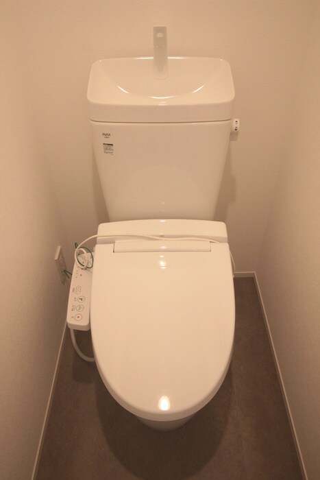 物件内観写真3　(トイレ)