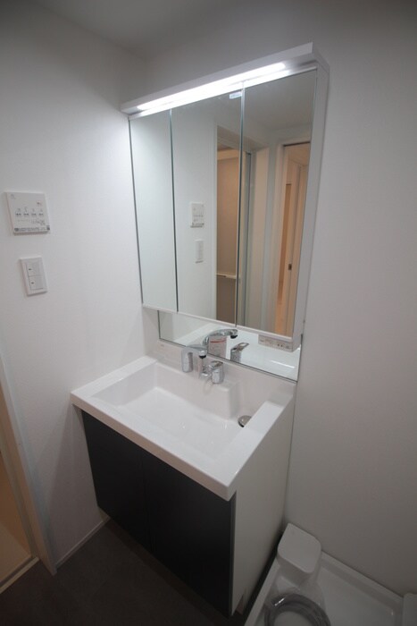 物件内観写真4　(洗面)