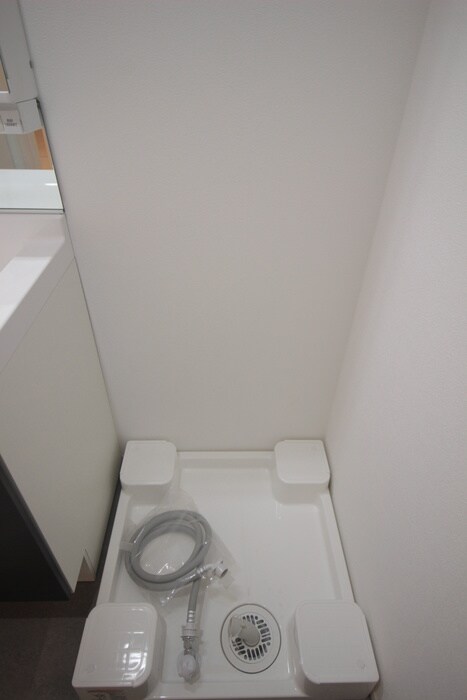 物件内観写真5　(洗濯機置場)