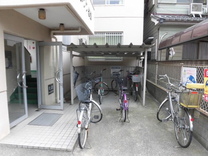 物件外観写真3　(駐輪場)
