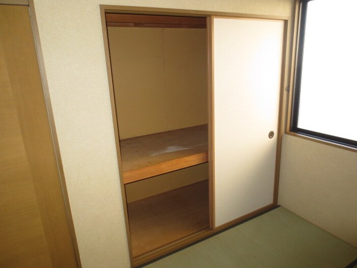 物件内観写真12　(収納)