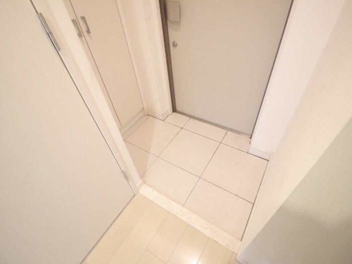 物件内観写真14　(玄関)