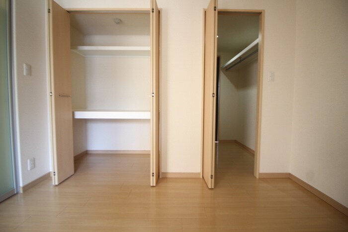 物件内観写真6　(収納)