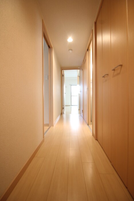 物件内観写真17　(廊下)