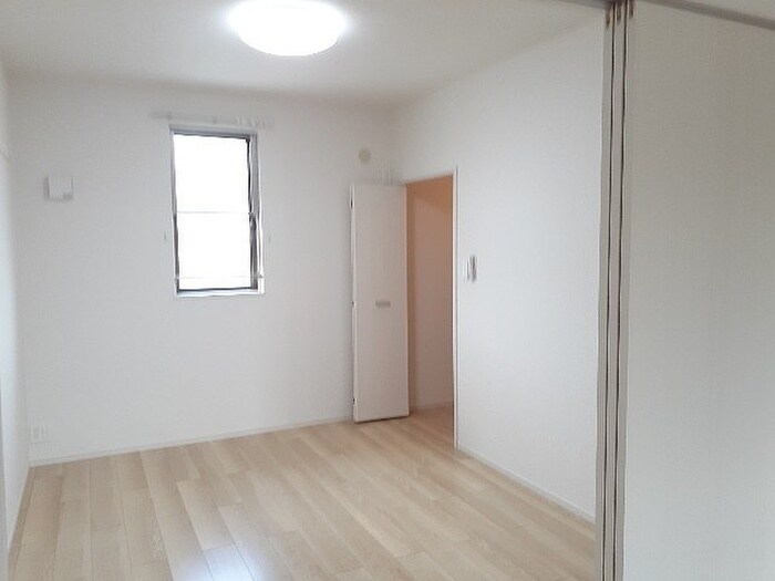 物件内観写真6　(居室)