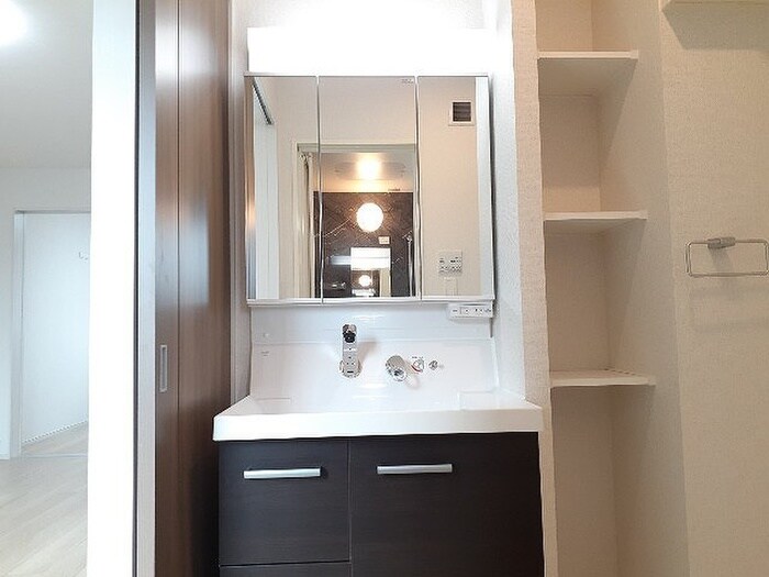 物件内観写真7　(洗面)