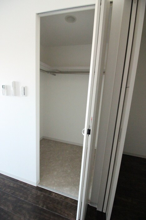 物件内観写真10　(収納)