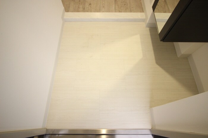 物件内観写真16　(玄関)