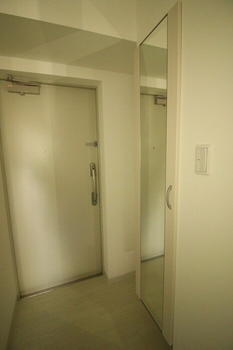 物件内観写真21　(玄関)