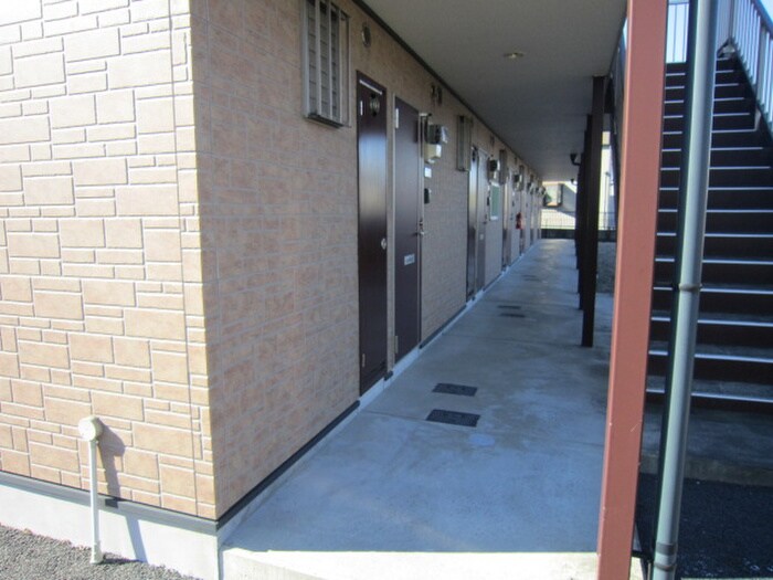 物件外観写真6　(エントランス部分)