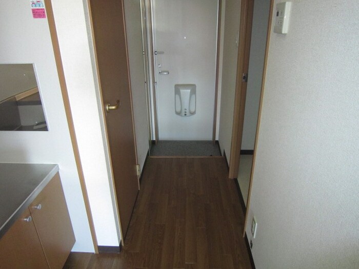 物件内観写真10　(玄関)