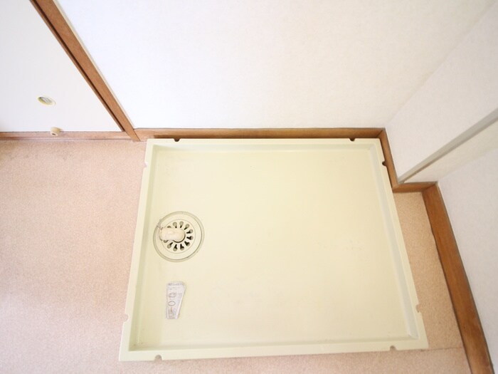 物件内観写真12　(洗濯機置場)