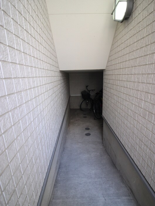 物件外観写真5　(駐輪場)