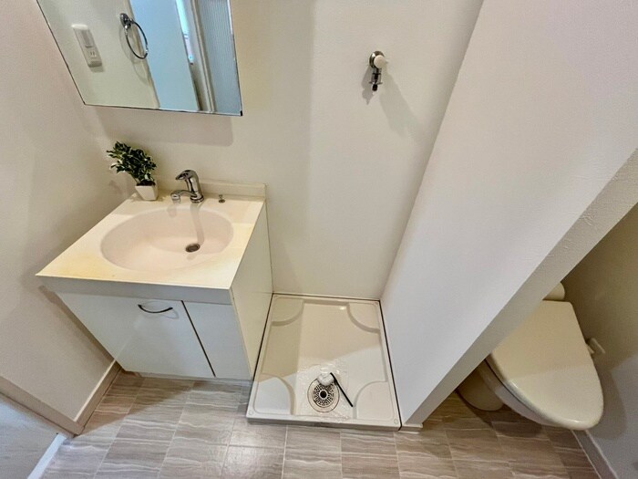 物件内観写真14　(洗濯機置場)