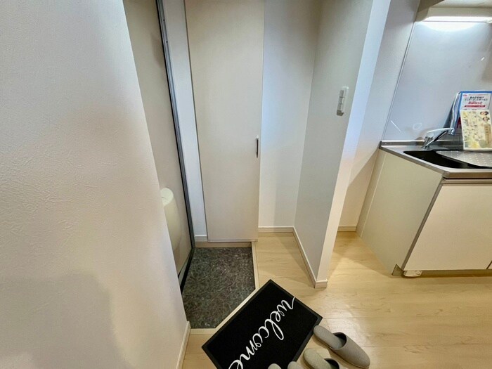 物件内観写真18　(玄関)